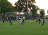 Laatste training S.K.N.W.K. JO9-1 van seizoen 2022-2023 (partijtje tegen de ouders) (132/178)